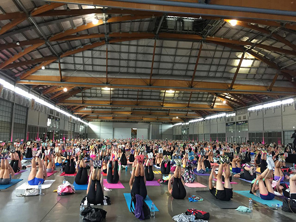Want to know what 3000 women in Lycra looks like?